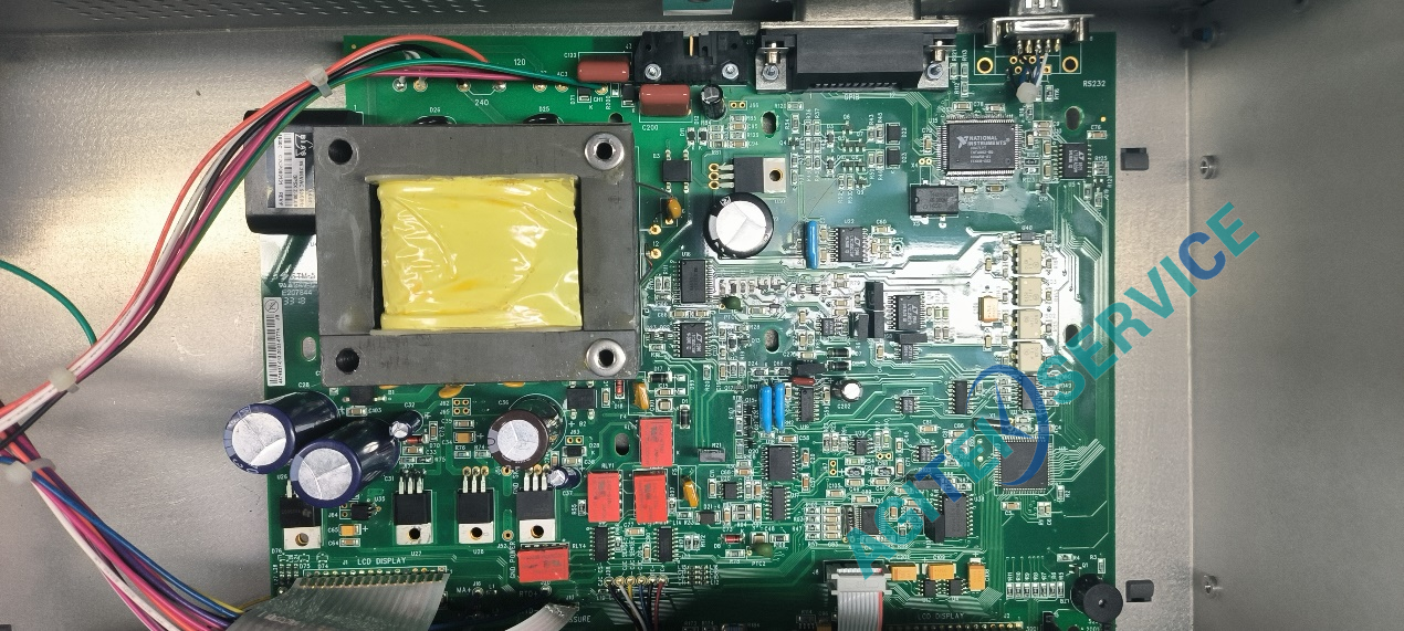 福禄克FLUKE 7526A过程校准仪10V以下电压输出异常维修