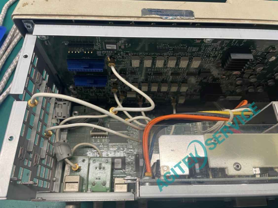 泰克AFG3102信号发生器仪器开机维修